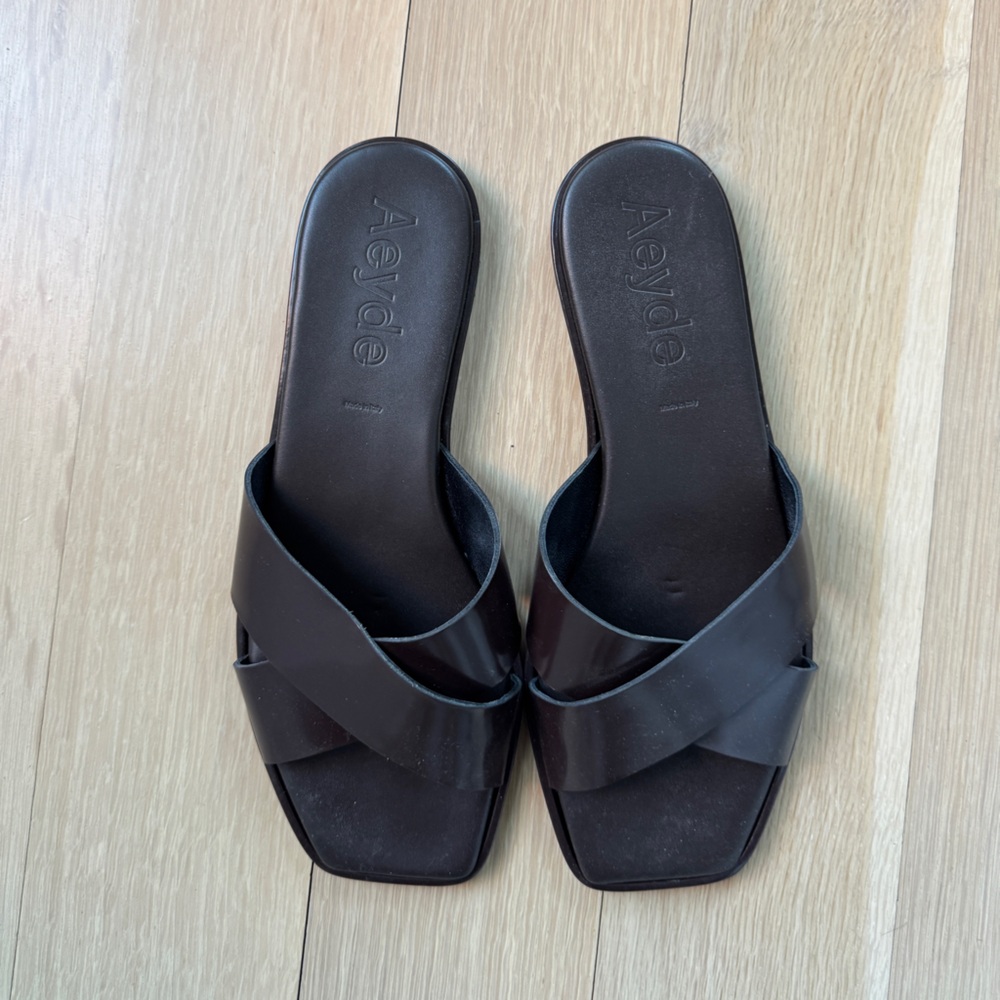 Aeyde Women's Sonia Brown Leather Slide Sandals (38/US7)